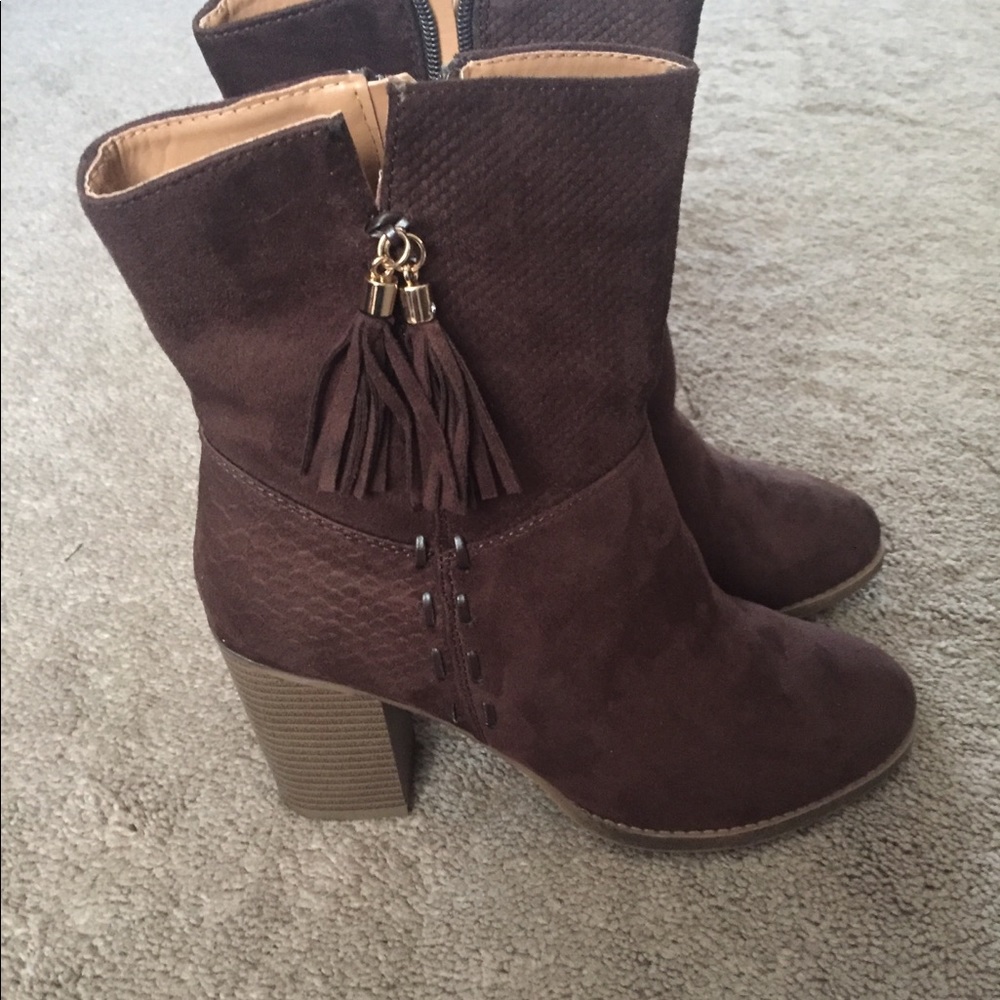 Brown suede booties with stacked heel